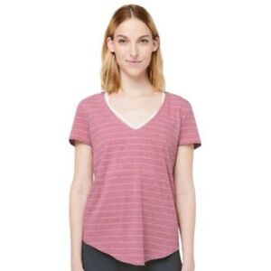 Lululemon T-Shirt size 6 soft Euc fitted 17” P2P 19” Length